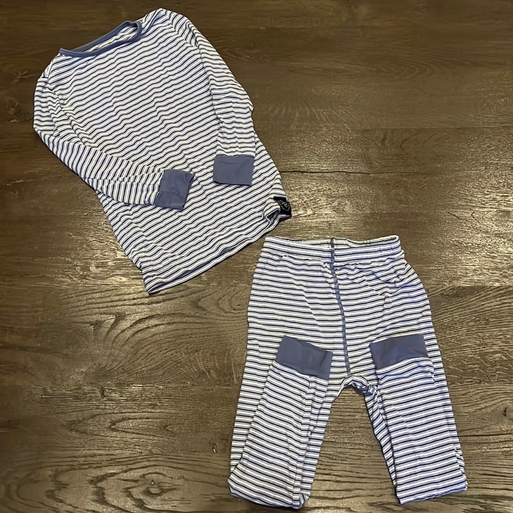 Kids Striped Long Sleeve Pajama Set in Blue and White